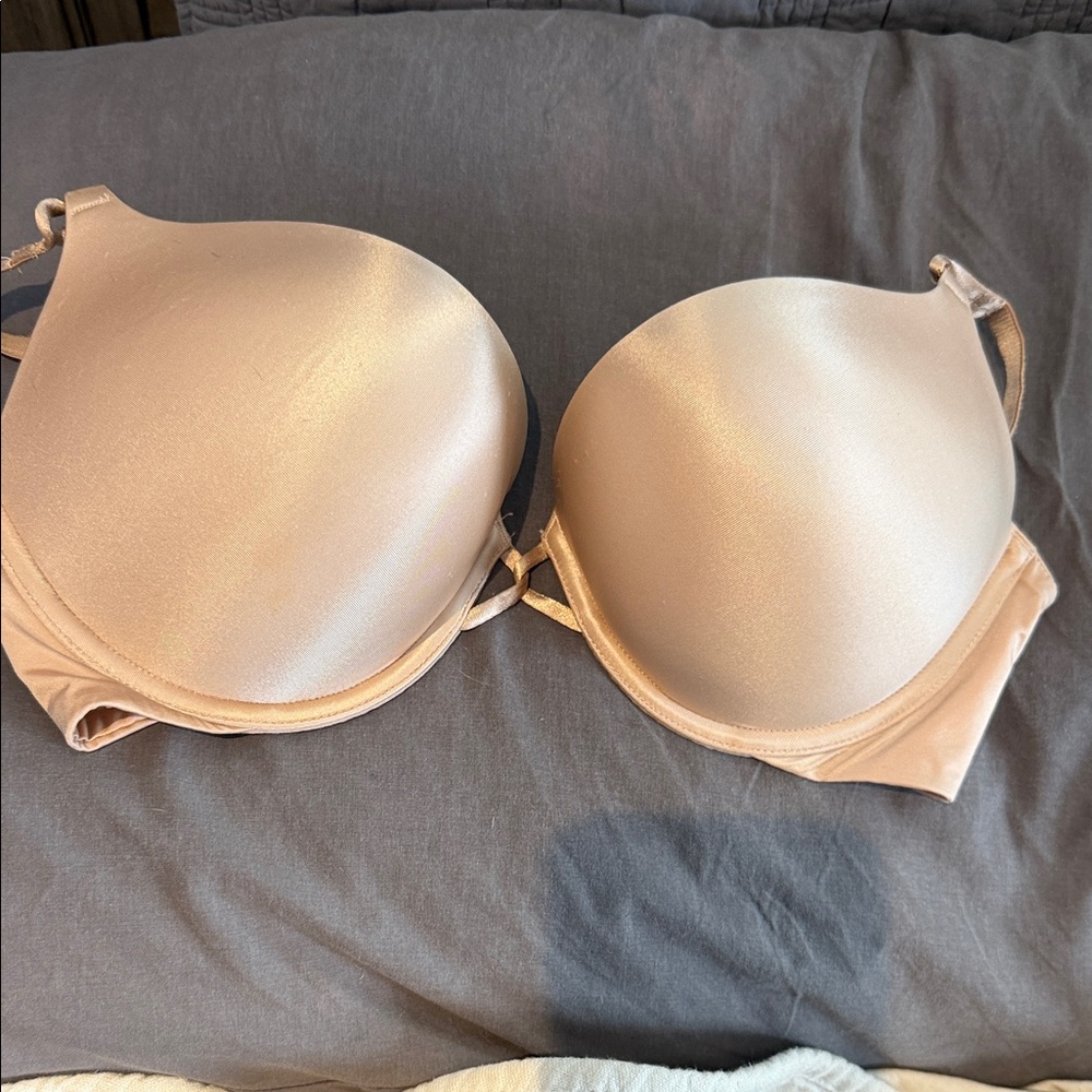 Victoria's Secret Cream Bra